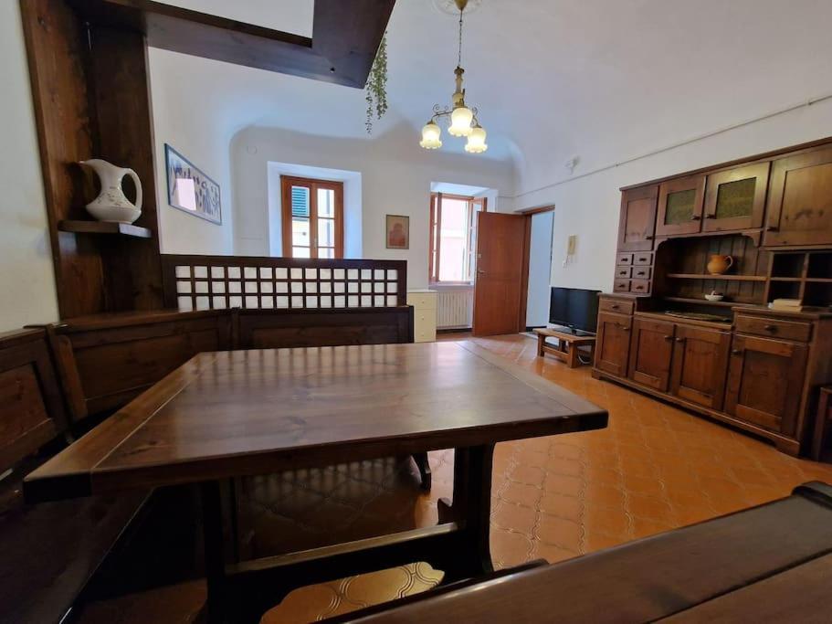 Silver Sands Finale Ligure - Traditional Apartment - 4 Beds & Terrace By The Beach Zewnętrze zdjęcie