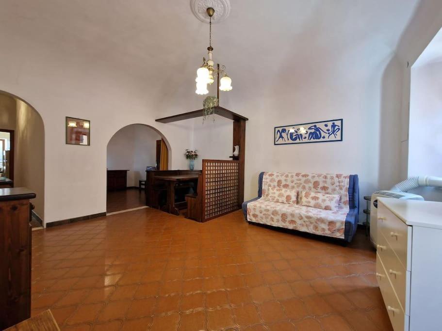 Silver Sands Finale Ligure - Traditional Apartment - 4 Beds & Terrace By The Beach Zewnętrze zdjęcie